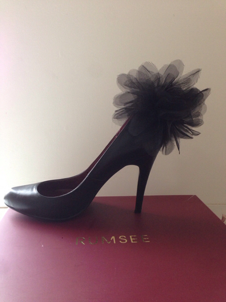 【美品】RUMSEE 黒パンプス　39　結婚式、パーティに。
