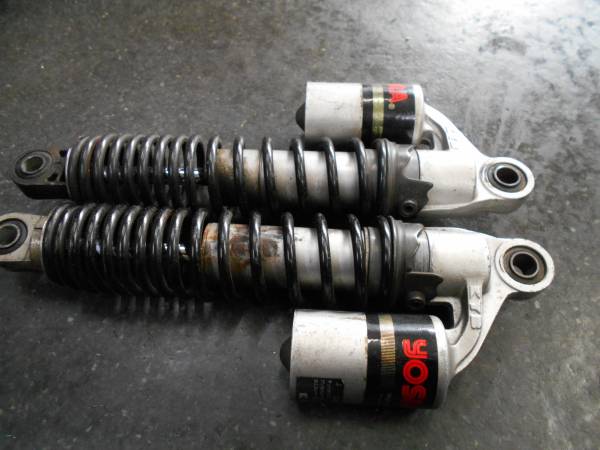 ヨシムラカヤバサスGSXゴキザリGSホーク 以前GSX400Eゴキに使用し