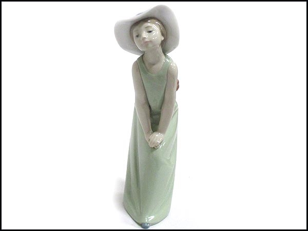 リヤドロ 質TS極美品 リヤドロ 鏡の前で（若草色の少女） No.