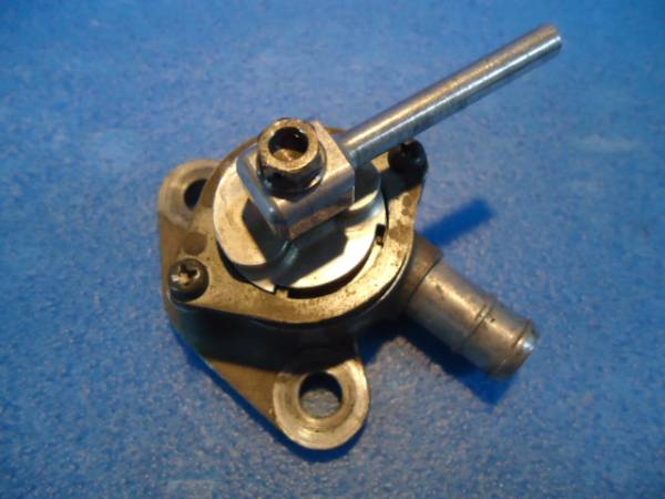 ＲＣ３０用ＨＲＣ　ＮＬ０Ｂ　フューエルコック中古品　激レア！