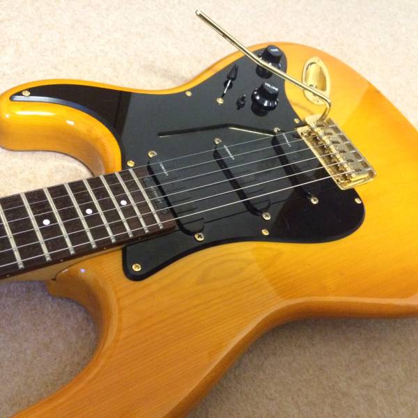 美品！調整済みBLADE　R-2　ストラトタイプ！