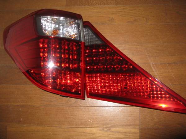 20系 前期 アルファード 純正テールランプ 中古
