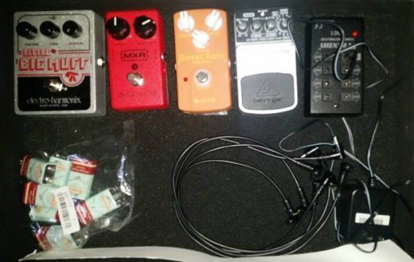 ギター用エフェクター４種　ケース　パワーサプライ　セット