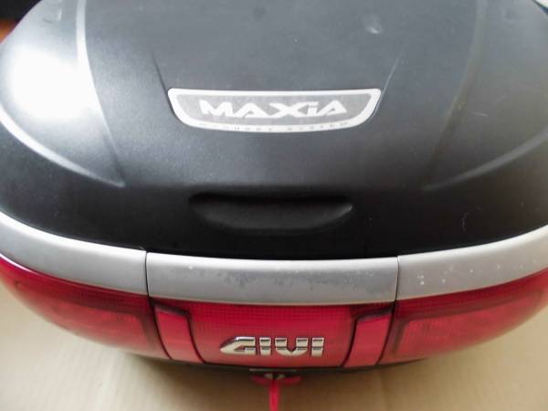 ジャンク品4本まとめ売り E52 GIVI MAXIA ジビ モノキー ジャンク ケース トップケース E52G730