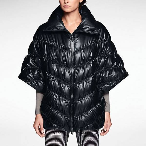 定価35640円　新品NIKE Cascade down poncho XLサイズ