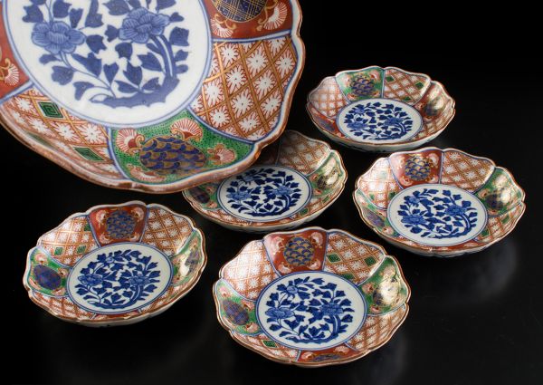 【公AZH】献上手大聖寺焼色絵金襴手花弁形小皿五客 5447