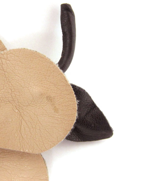 フォクシー(FOXEY) ベージュフェイクレサーブローチ