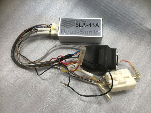 17系クラウン ビートソニックSLA-43A 中古 オーディオ取付キット