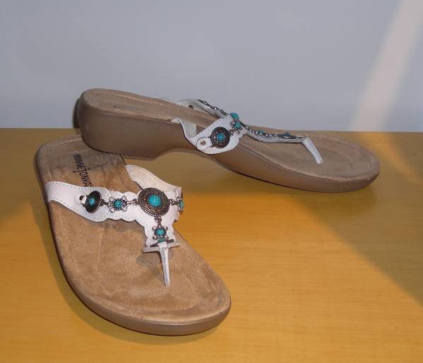 展示品☆ミネトンカの本革製のハナオサンダル☆白☆US9