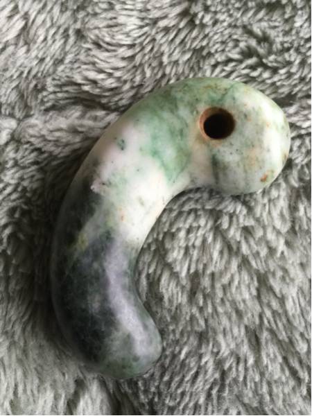 古墳時代の勾玉 翡翠？ 工芸品 アンティーク、コレクション 【公式通販】