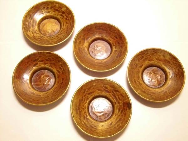 ★黄銅製 槌目 打出 鍛金 在銘 茶托 茶道具 送料無料★B768