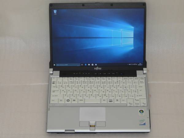 富士通 FMV-R8270 U9300/2GB/80GB/12.1型/マルチ/無線LAN　