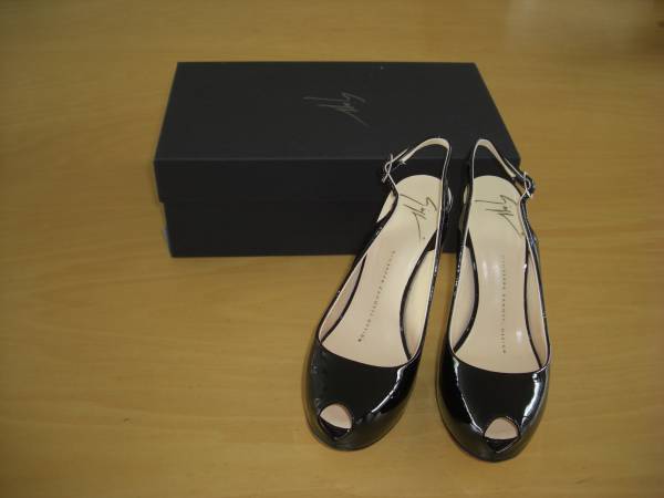 ジュゼッペザノッティ☆エナメルサンダル　35.5　黒色♪