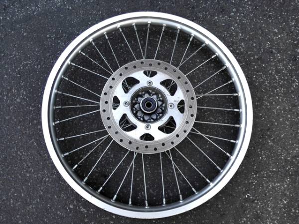 KDX125 フロントホイール ディスク付き 中古 自動車、オートバイ