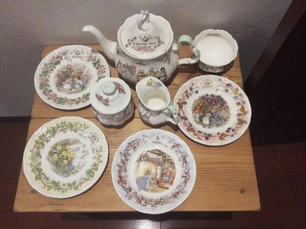 美品 ロイヤルドルトン Royal Doulton Brambly Hedge ポット他