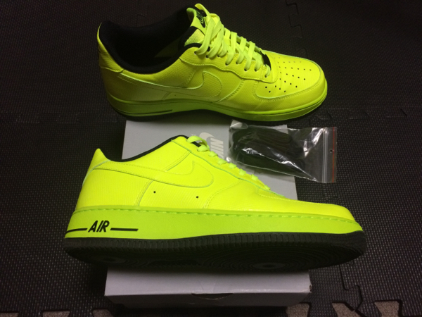 ナイキ エアフォース1 ボルト 蛍光 26.0 美品 限定 箱付き AF1