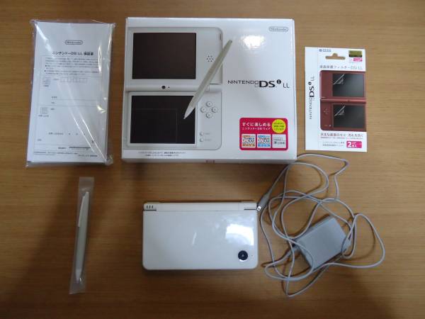 Nintendo DSiLL 任天堂　本体　中古　白