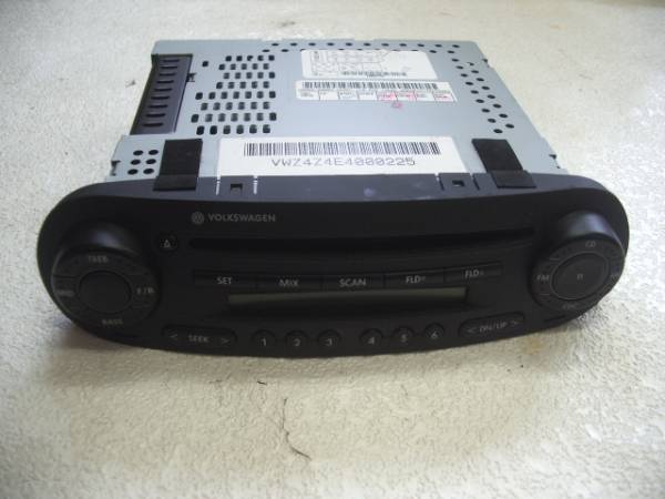 ニュービートル VW純正 CDチューナー 動作してました