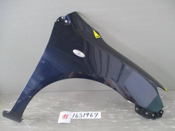 カローラアクシオ　NZE141　右フロントフェンダーパネル