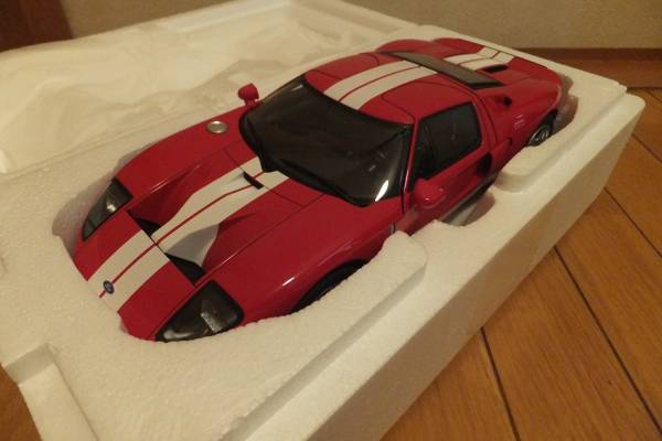 1/18 AUTOart FORD GT