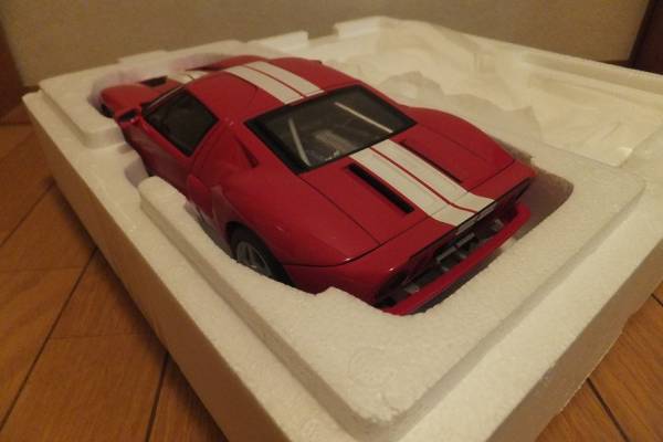 1/18 AUTOart FORD GT