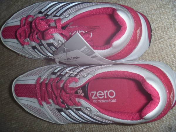 ☆新品☆　アディダス　ランニングシューズ サイズ23cm 白×ピ