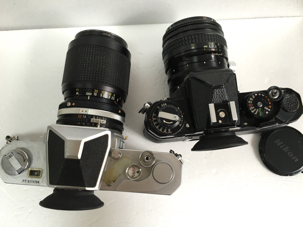 Nikomat 一眼レフとレンズ骨董品 ニコン 昔の一眼レフ NIKON と Nikomat 2台 ジャンク品