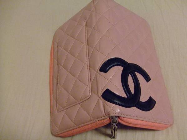 【値下げ不可】CHANEL ノベルティ 長財布　キルティング ラウンドファスナー シャネルノベルティラウンドファスナー長財布中古 服飾小物