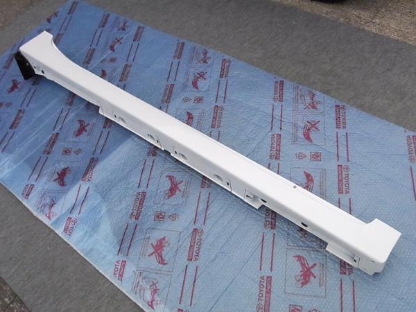 美品 30系 プリウス ZVW30 純正 サイドステップ 右側 パール