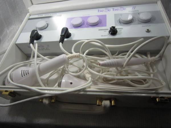 たかの友梨　美顔器　belle belle II 美顔器　ホームエステ 美容家電 たかの友梨 美顔器 belle belle II 美顔器 ホームエステ