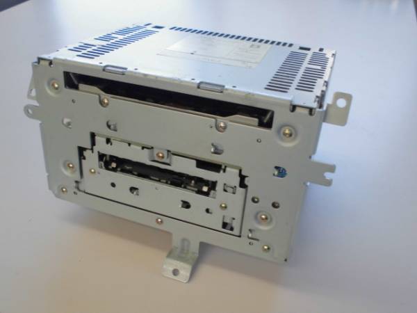 PN-4061G整備故障対策済みE51エルグランド前期純正CD/MDデッキ④