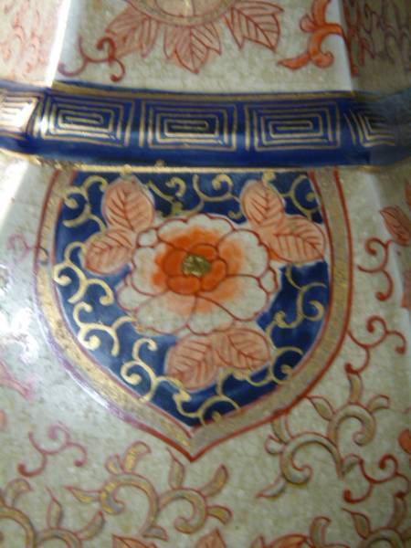 ☆陶☆ 中国 古玩 乾隆年製 色絵金彩草花文様 六角大花器 骨董陶磁器