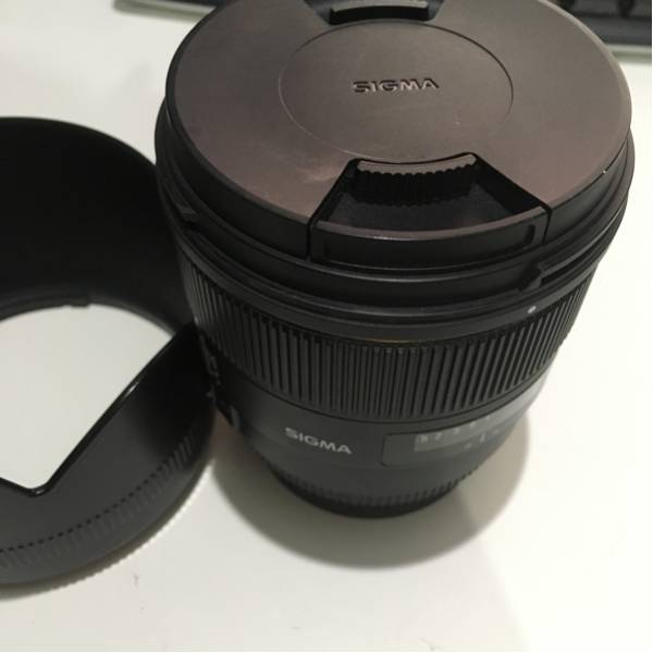 SIGMA 85mm F1.4 EX DG HSM EFマウント