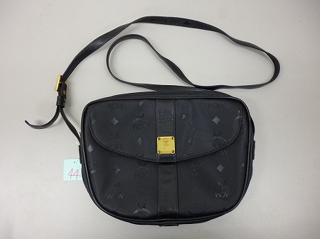 ES44◆MCM ショルダーバッグ 総ロゴ柄 レザー 黒