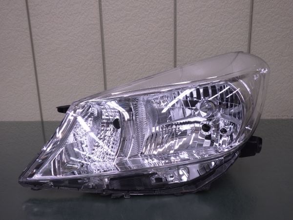 2073042 ヴィッツ ジュエラ KSP130 NSP130/135 前期 左ライトHID