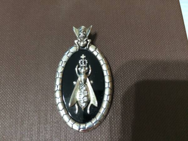 Justin Davis　貴重　女王蜂ペンダント SPJ106