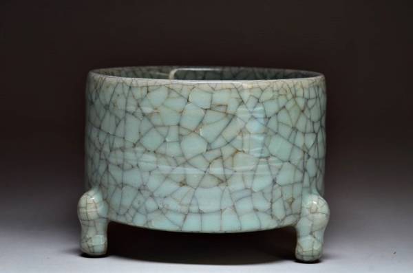 LH17【尚雅堂】宋代　汝窯　氷裂文三脚香炉