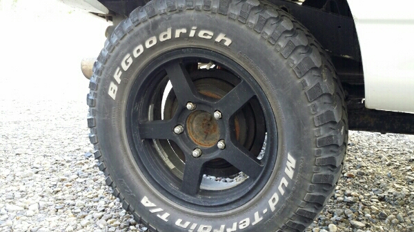 ジムニー 225/75R16 BFグッドリッチ バリ山 2インチアップジムニーJB23