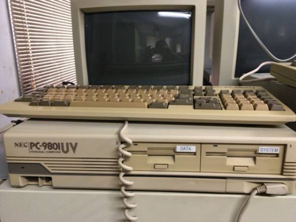 希少、PC-9801-UVモニター付き!