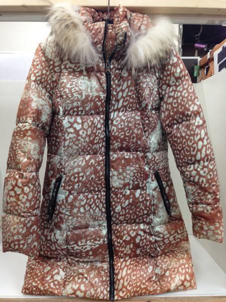 経済制裁 送料無料R11144 EMILIO PUCCI/エミリオプッチ/ダウン
