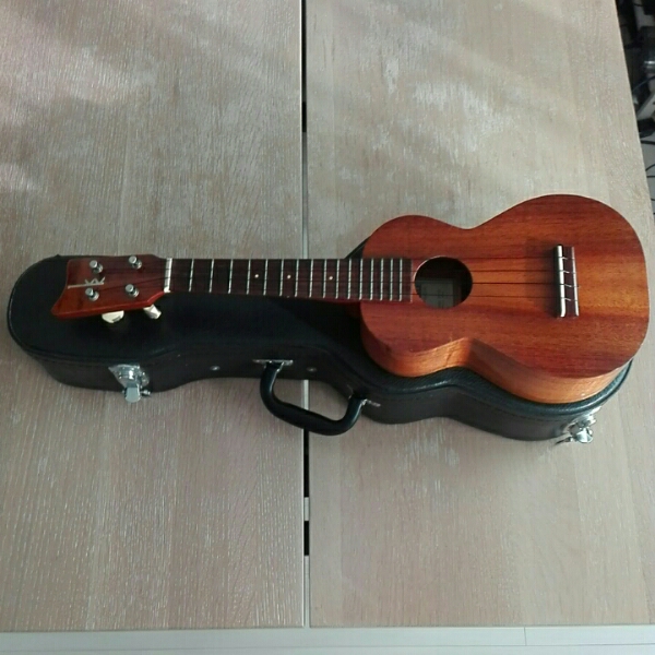 KAMAKA カマカ　コンサートウクレレ