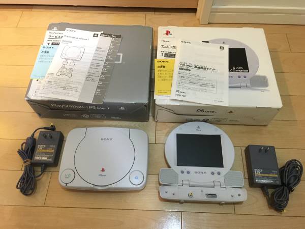 PSone本体(SCPH-100) + PSone専用液晶モニター(SCPH-130) 中古