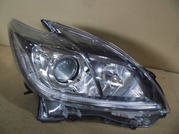 即決 プリウス　ZVW30 後期　HID　右ヘッドライト 純正