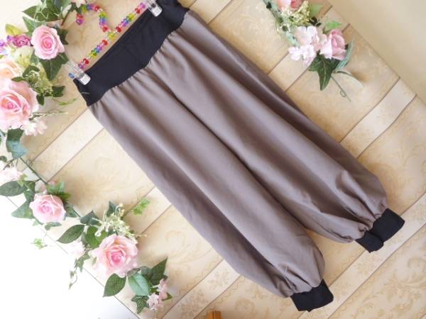 ☆美品☆チャコット　ハーレムパンツ　M　グレー×黒　