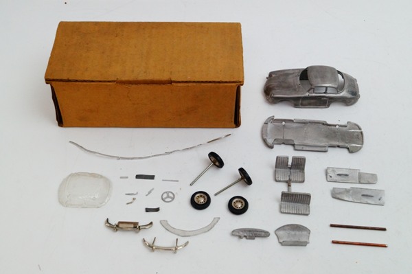 Plumbies 1/43 ポルシェ 356 ハードトップ 未組立品