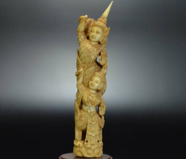 【庄】本象牙保証 細密彫刻 チベット仏 仏像 120g 唐木台付 古玩