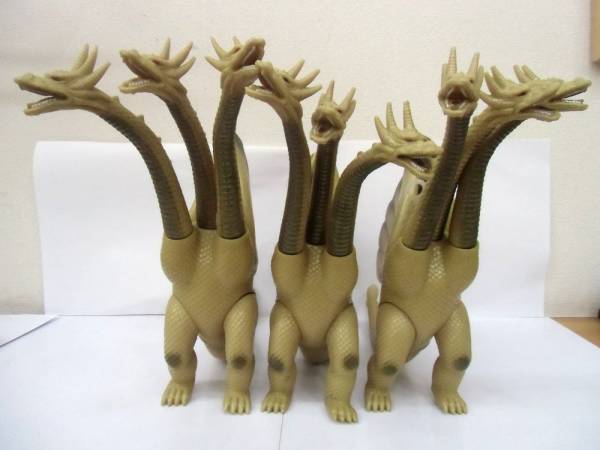 ☆ バンダイ 東宝 硬質ソフビ 1984年 キングギドラ　３体セット