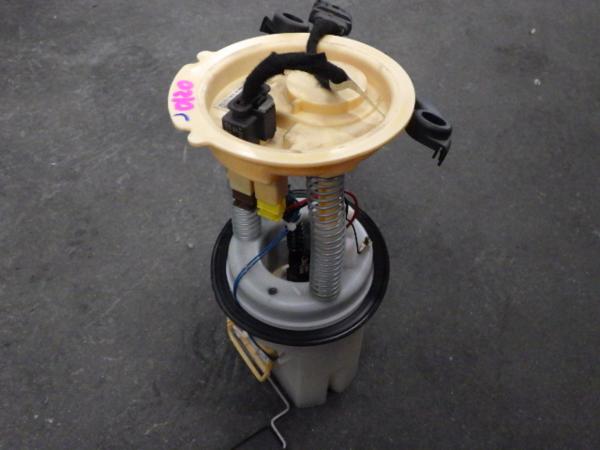 ベンツA180[W169後期]フューエルポンプ燃料ポンプA1694700494