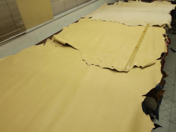 Y-16102439国産ライニングピッグ1.0mmクリームベージュ