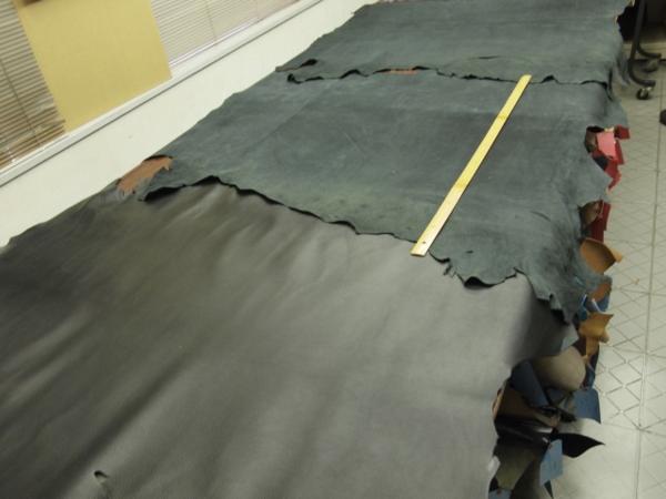 Y-16102431国産ライニングピッグ400ds程度1.0mm-1.2mm黒